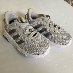 NWOT Toddler Adidas size 5